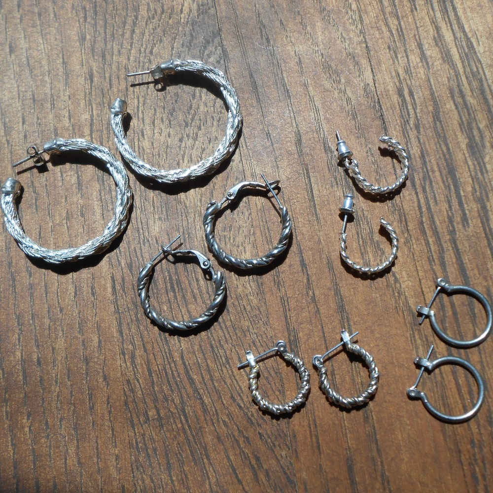5 Pair hoop earrings